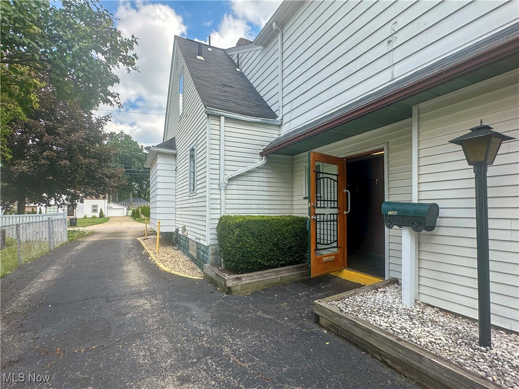 1542 Woodland Street NE Warren OH 44483