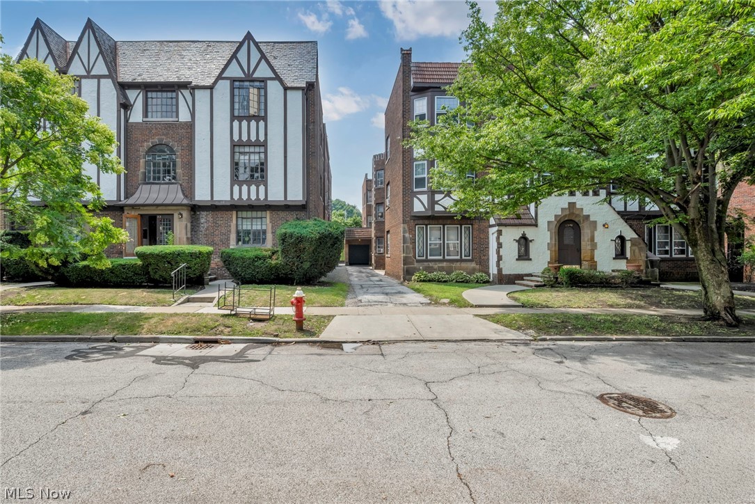 1346 Kenilworth Avenue Lakewood OH 44107