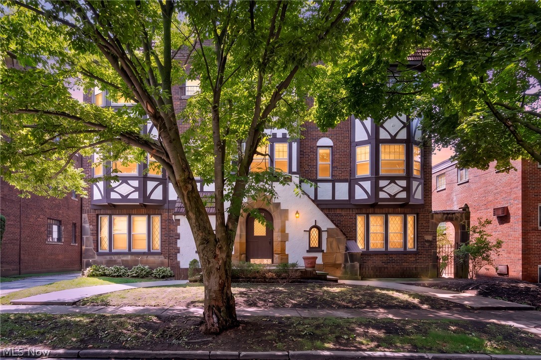 1346 Kenilworth Avenue Lakewood OH 44107