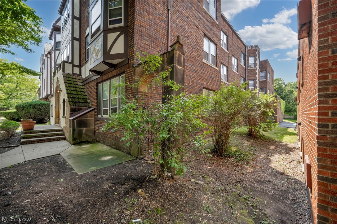 1346 Kenilworth Avenue Lakewood OH 44107
