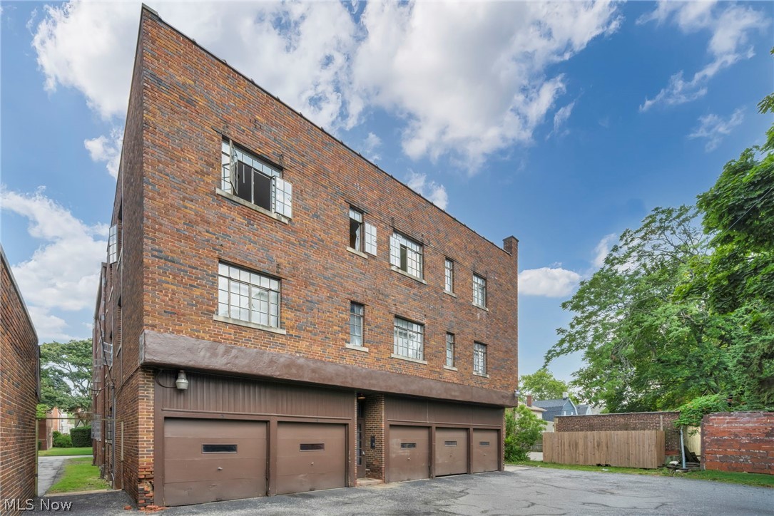 1346 Kenilworth Avenue Lakewood OH 44107