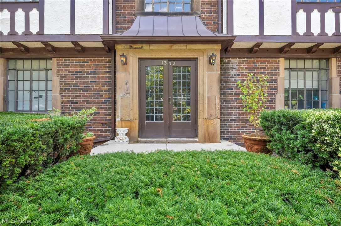 1346 Kenilworth Avenue Lakewood OH 44107