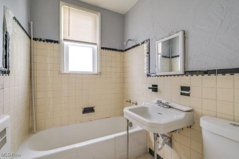 2824-2826 E 130th Street Cleveland OH 44120