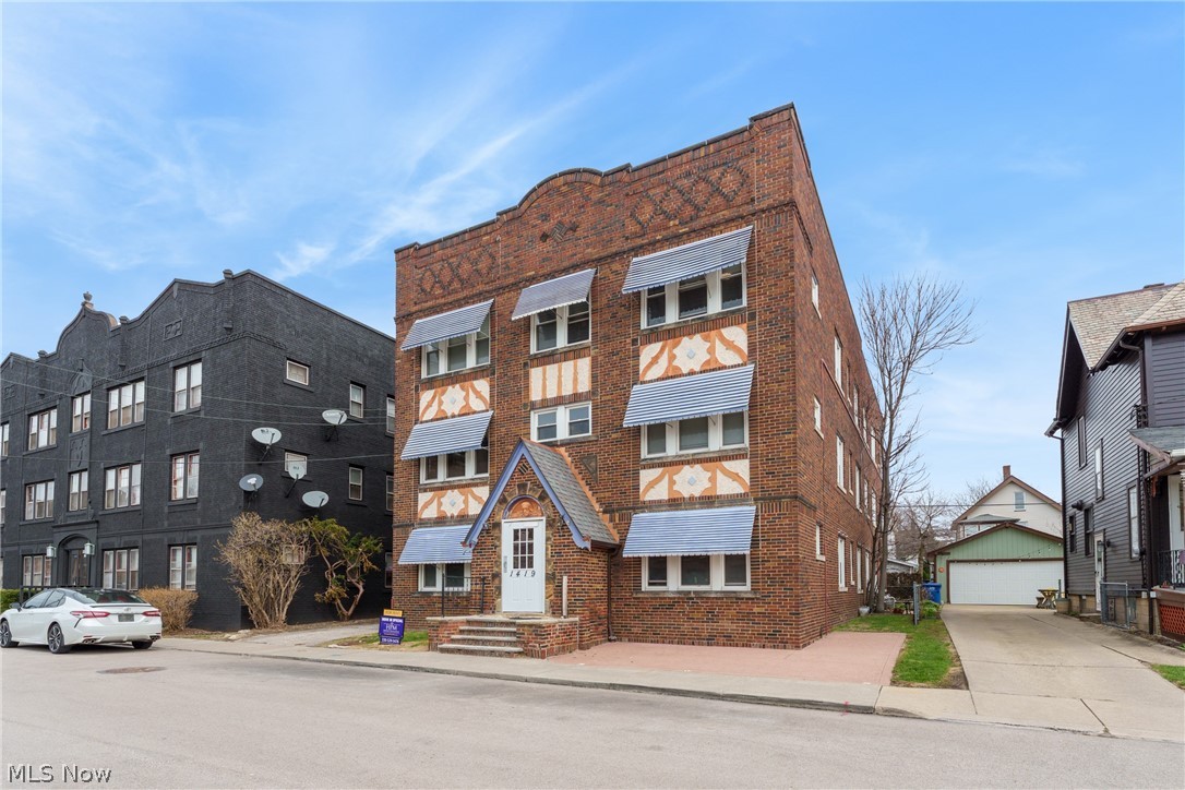 1419 Roycroft Avenue Lakewood OH 44107