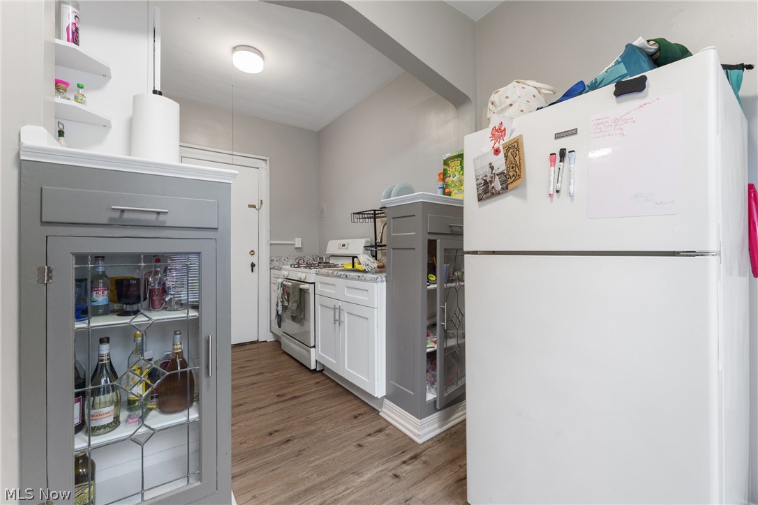 1419 Roycroft Avenue Lakewood OH 44107