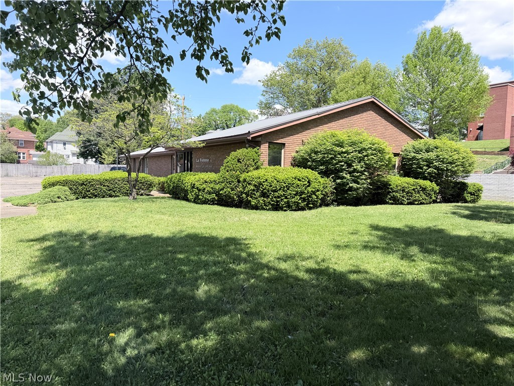 656 Chestnut Street Coshocton OH 43812