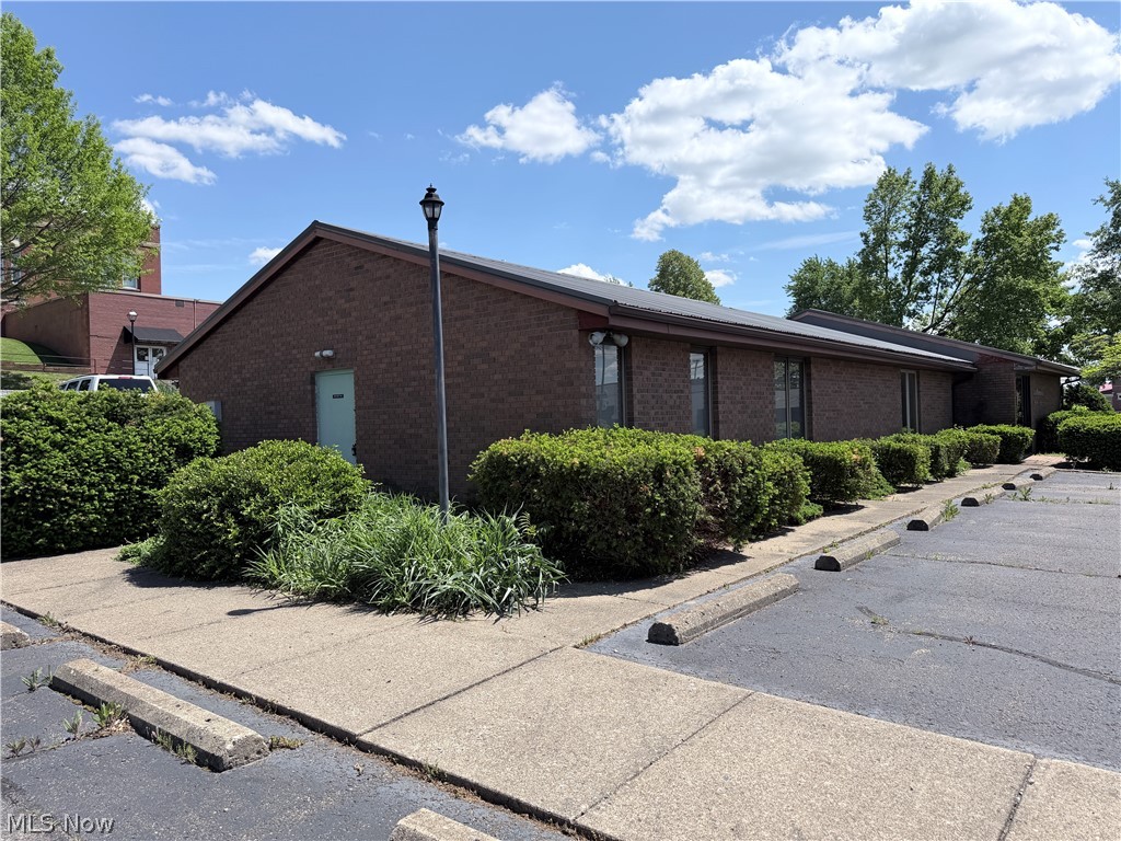 656 Chestnut Street Coshocton OH 43812