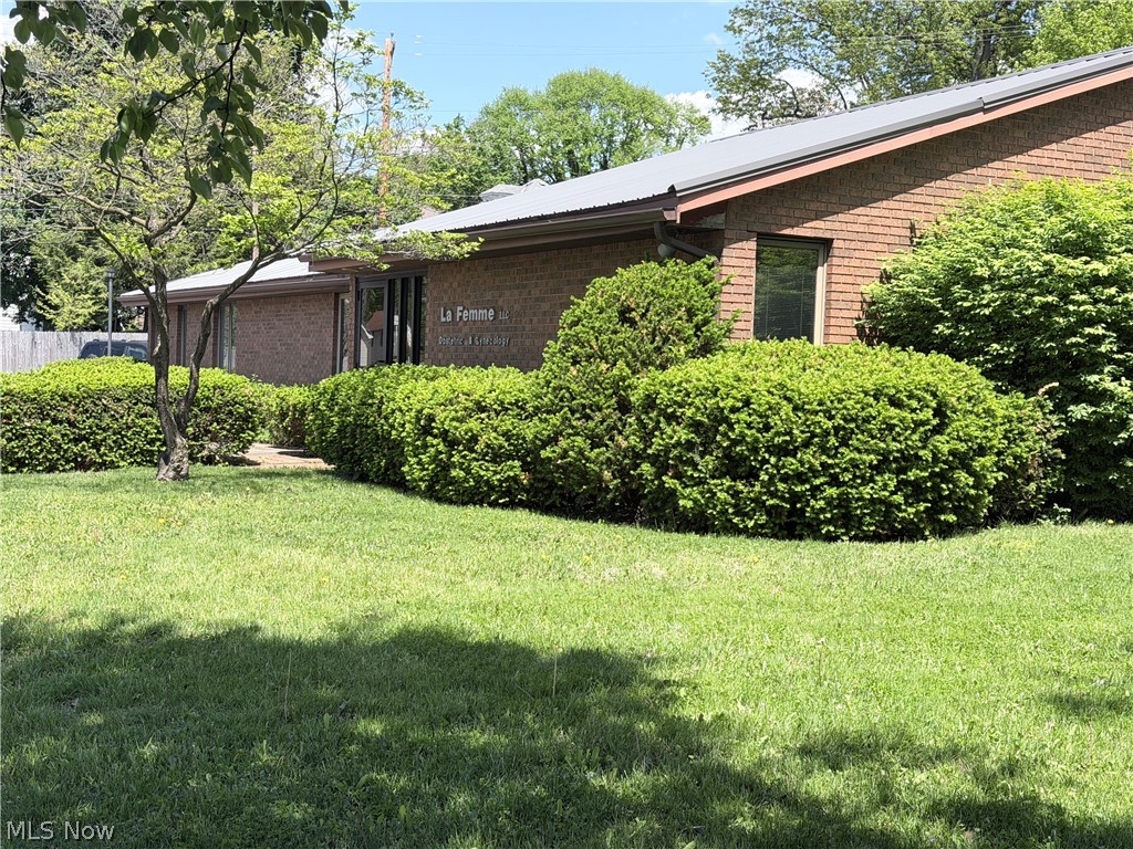 656 Chestnut Street Coshocton OH 43812