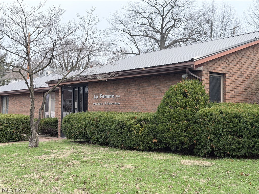 656 Chestnut Street Coshocton OH 43812