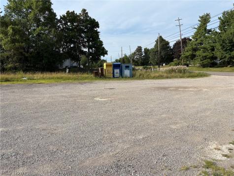 729 W 130th Street Hinckley OH 44233