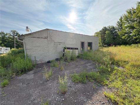 729 W 130th Street Hinckley OH 44233
