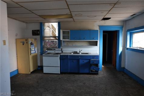 182 West Front Street Killbuck OH 44637