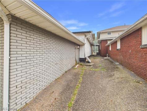 2529 Cleveland Avenue NW Canton OH 44709