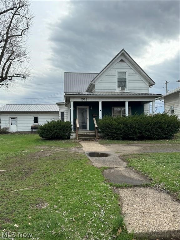 842 Locust Street Coshocton OH 43812