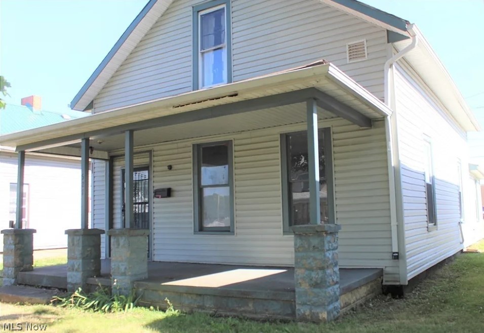 842 Locust Street Coshocton OH 43812