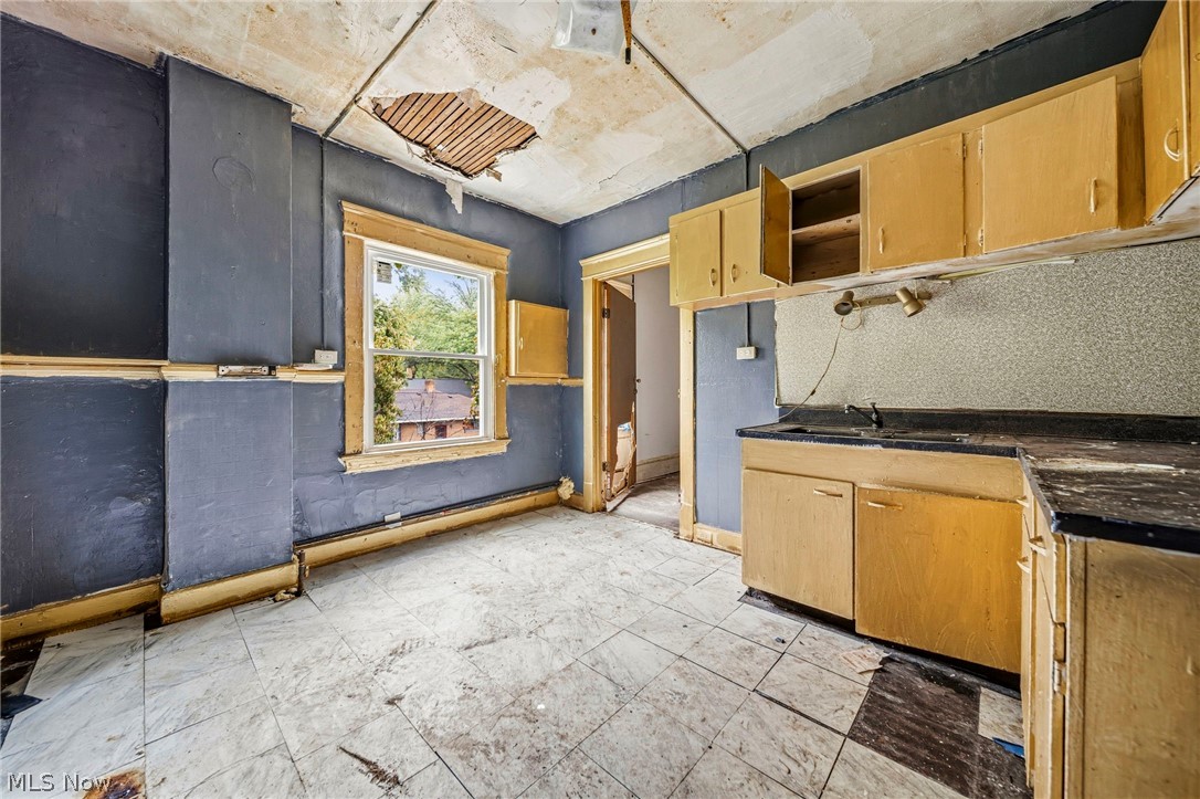 5605 Fleet Avenue Cleveland OH 44105