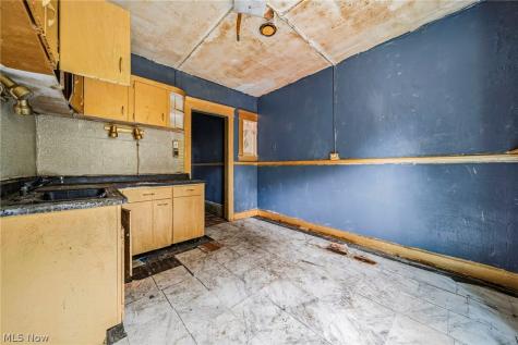 5605 Fleet Avenue Cleveland OH 44105