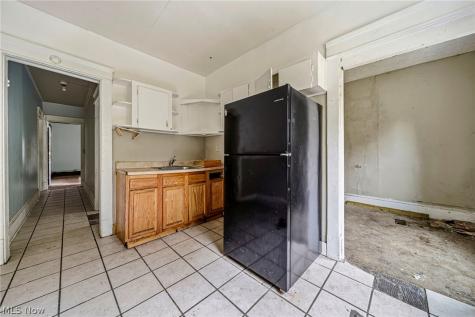 5605 Fleet Avenue Cleveland OH 44105