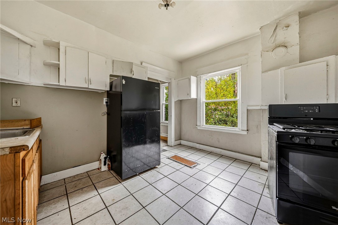 5605 Fleet Avenue Cleveland OH 44105