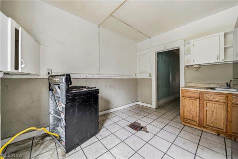 5605 Fleet Avenue Cleveland OH 44105