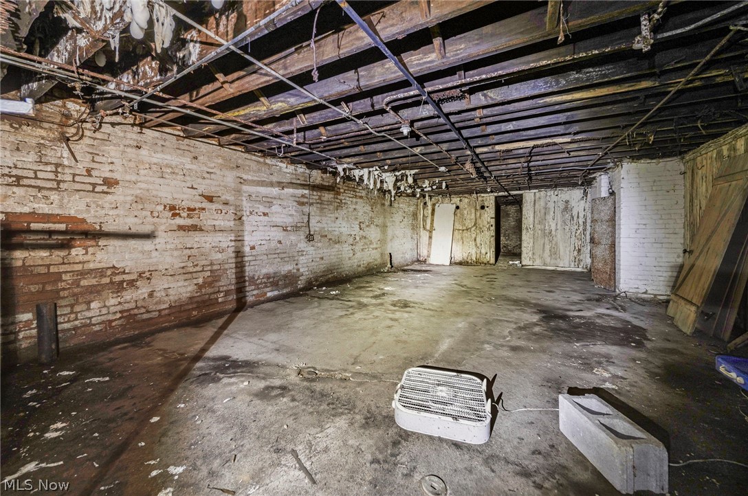 5605 Fleet Avenue Cleveland OH 44105