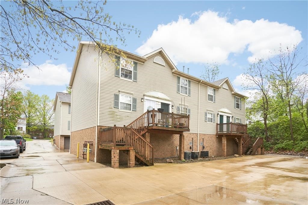 1041 Clyde Avenue Cuyahoga Falls OH 44221
