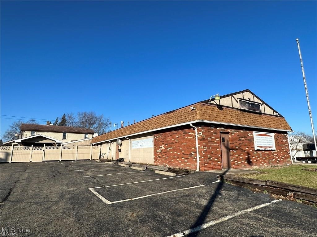 230 N Main Street Niles OH 44446