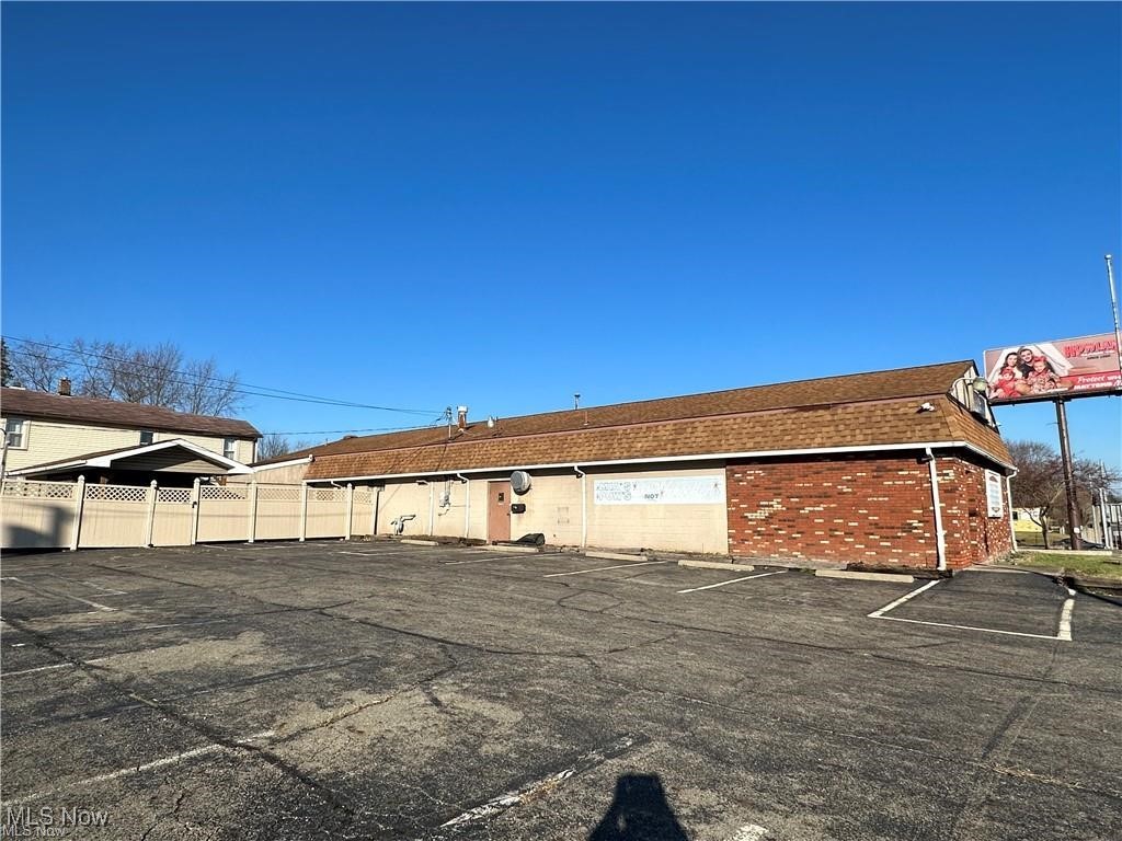 230 N Main Street Niles OH 44446