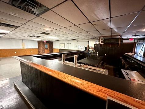 230 N Main Street Niles OH 44446