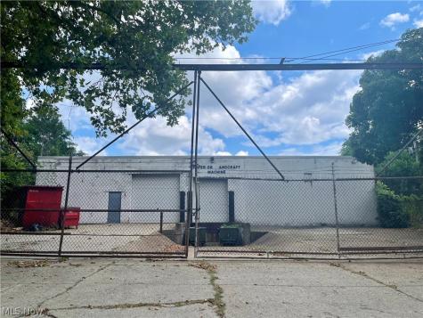 968 E 69th Place Cleveland OH 44103