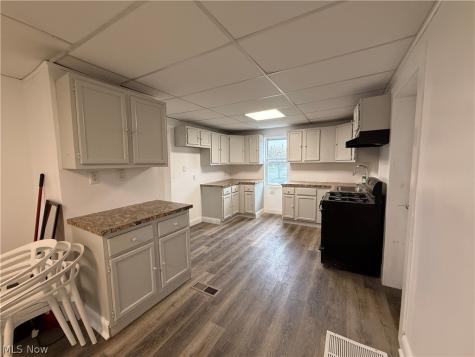 781 Lovers Lane Akron OH 44306