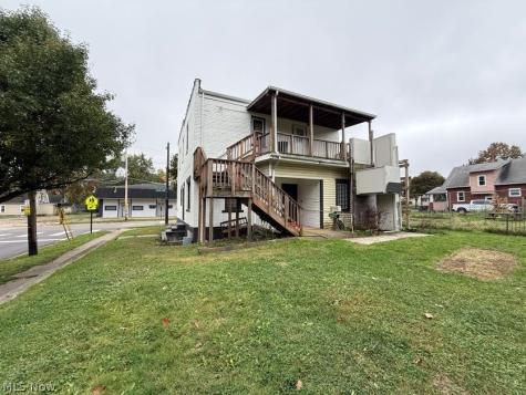 781 Lovers Lane Akron OH 44306
