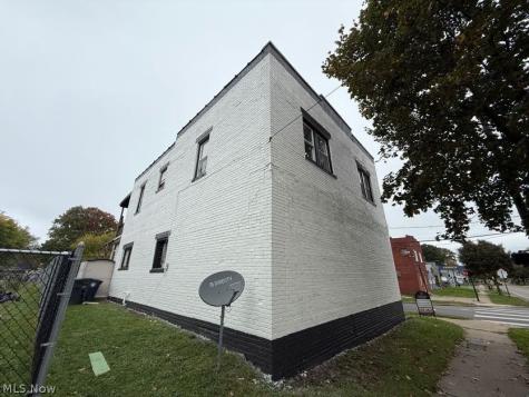 781 Lovers Lane Akron OH 44306