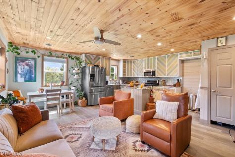 1458 Magnolia Road SW Dellroy OH 44620