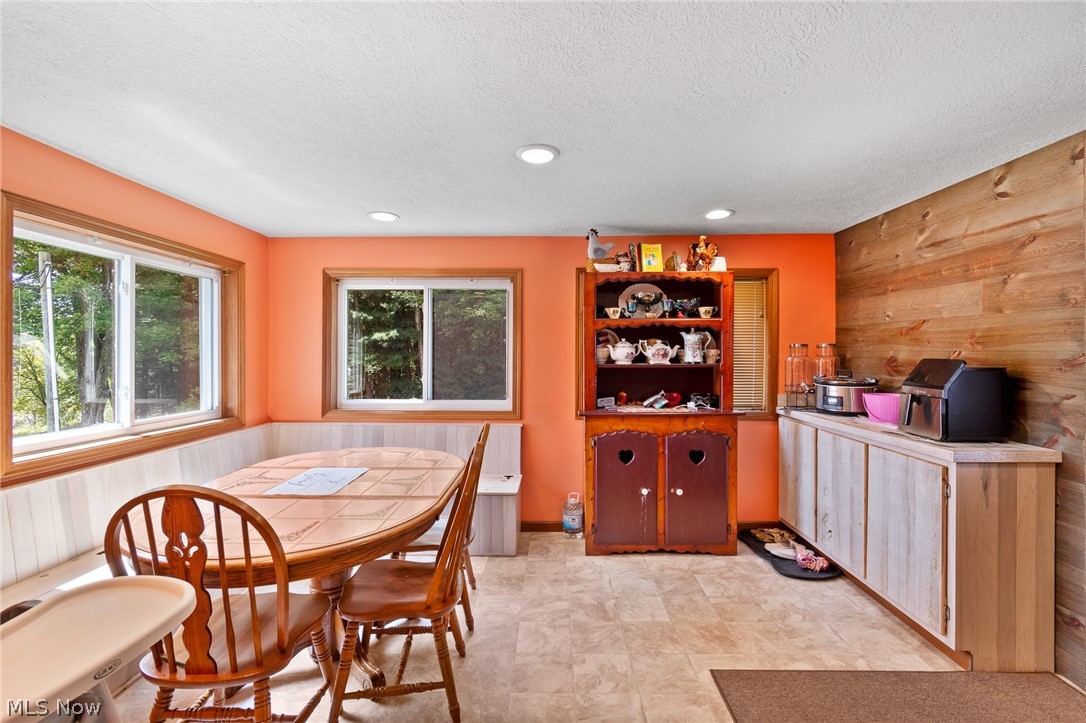 1458 Magnolia Road SW Dellroy OH 44620
