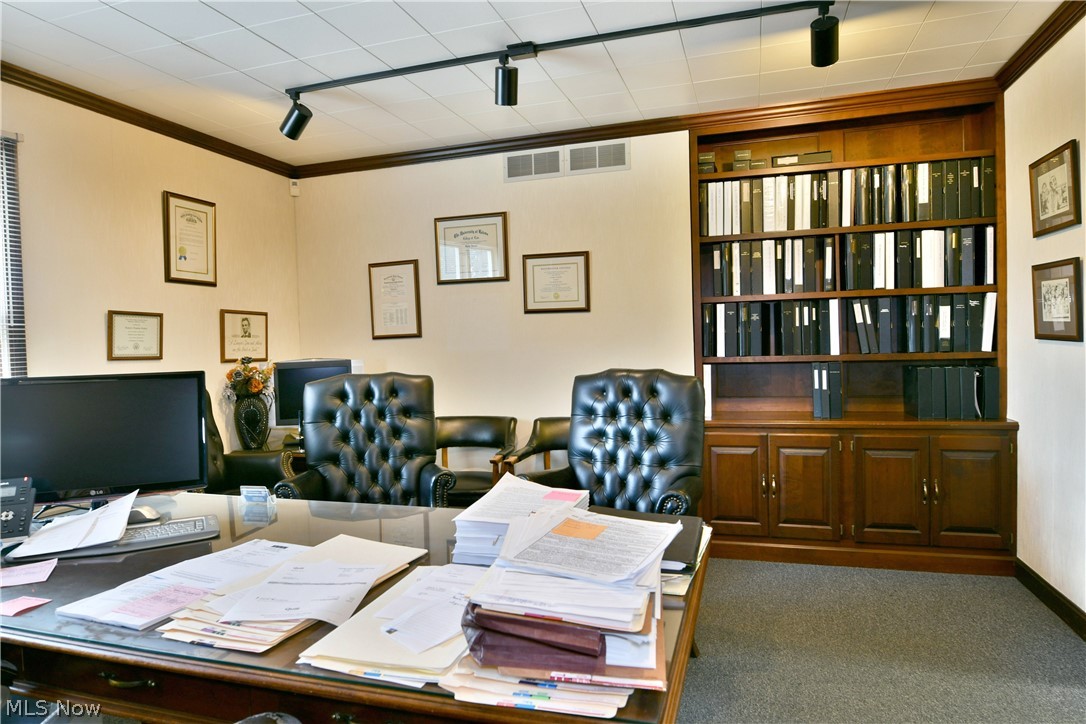 48 W Liberty Street Hubbard OH 44425