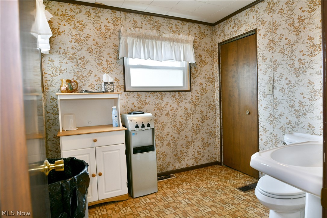 48 W Liberty Street Hubbard OH 44425