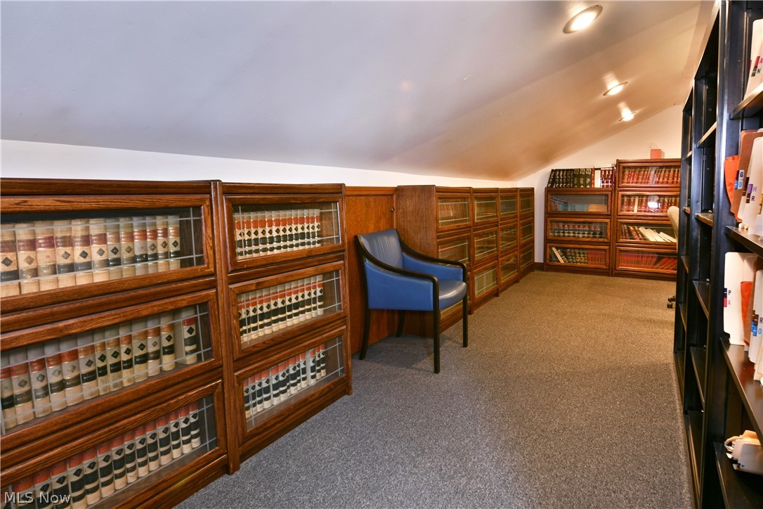 48 W Liberty Street Hubbard OH 44425