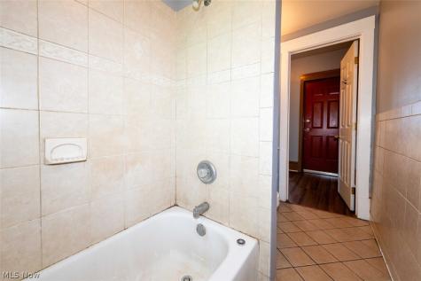 5612 Linwood Avenue Cleveland OH 44103