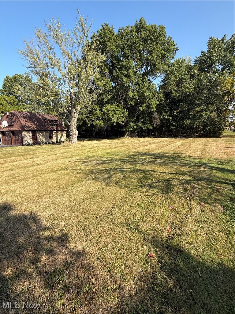 8703 E Market Street Howland OH 44484