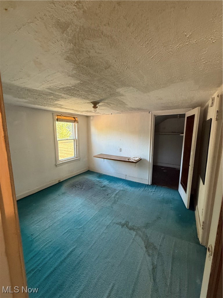 8703 E Market Street Howland OH 44484