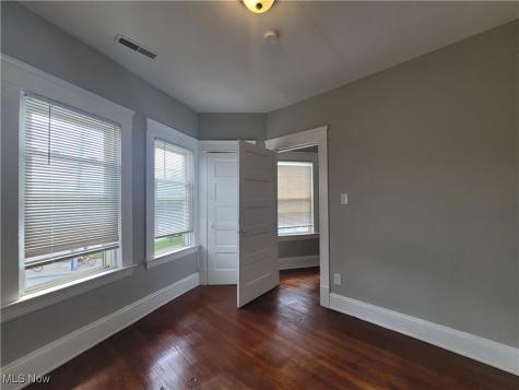 4316 Pearl Road Cleveland OH 44109