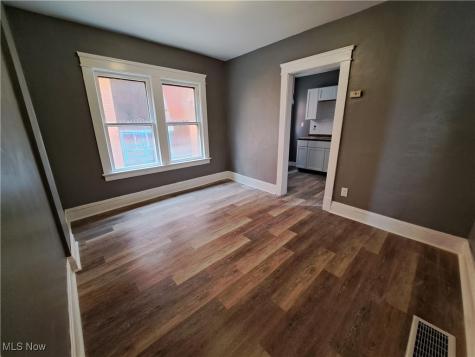 4316 Pearl Road Cleveland OH 44109