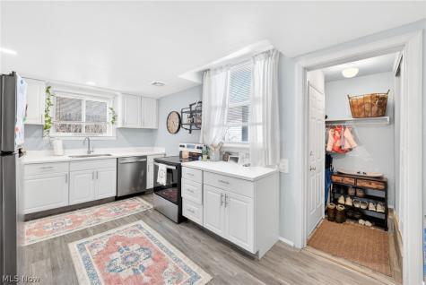 1906 3rd Street Cuyahoga Falls OH 44221