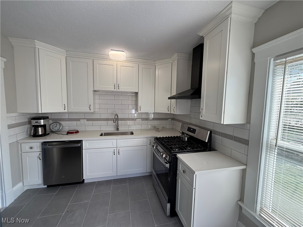 2011 West Boulevard Cleveland OH 44102
