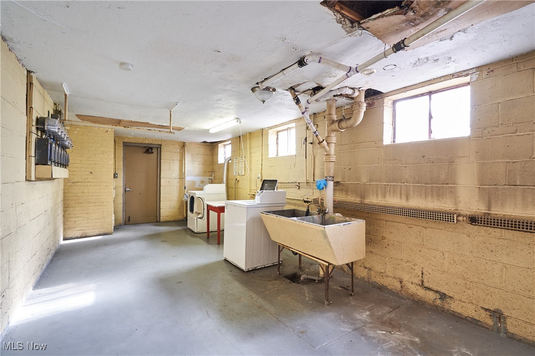 1608 Coventry Road East Cleveland OH 44118