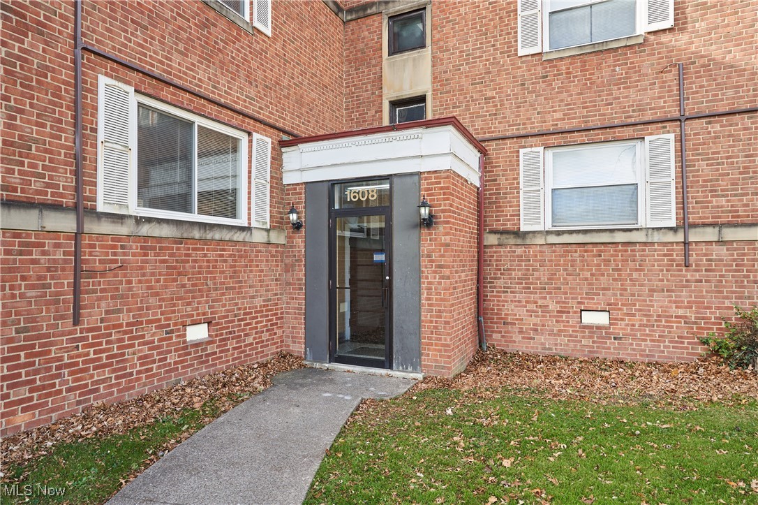 1608 Coventry Road East Cleveland OH 44118