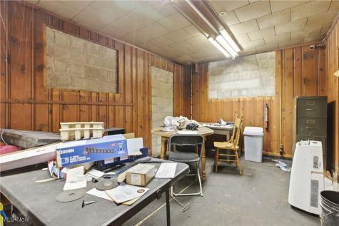 3158 Omaha Avenue Lorain OH 44055