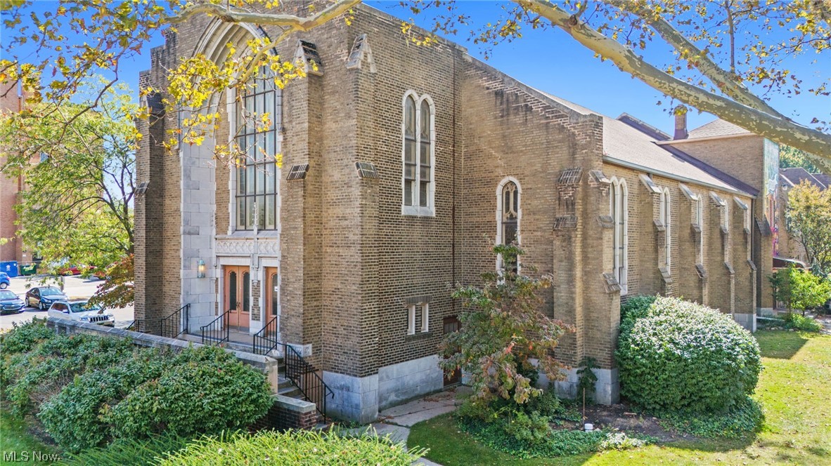 14321 Detroit Avenue Lakewood OH 44107