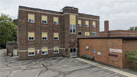 439 E Jackson Street Millersburg OH 44654